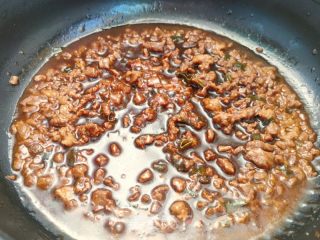 牛肉丁拌西兰花的做法步骤：5