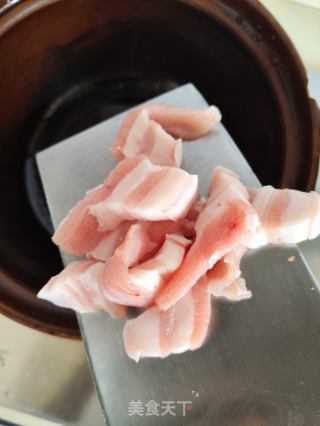 菱角胡萝卜瘦肉汤的做法步骤：4