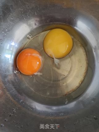 黄花菜洋葱炒鸡蛋的做法步骤：3