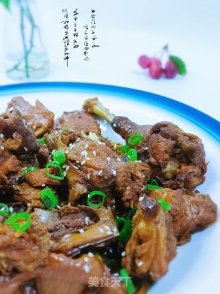 家常炖小鸡的做法步骤：1