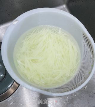 鸡肉拌土豆丝的做法步骤：5