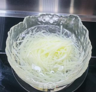 鸡肉拌土豆丝的做法步骤：7
