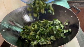 芥蓝腊肠炒饭的做法步骤：11