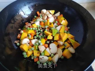 肉末芋艿南瓜炒饭的做法步骤：7