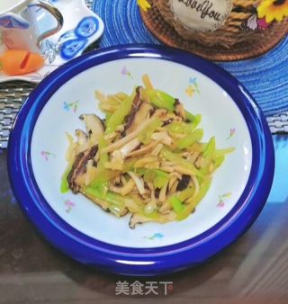 双菇炒芹菜的做法步骤：11
