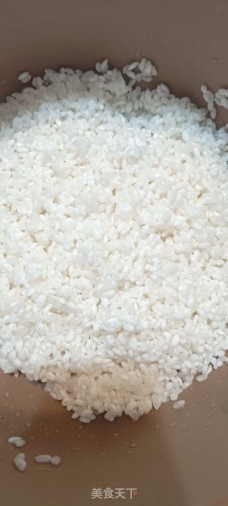 简易电饭锅版腊肉焖饭的做法步骤：2