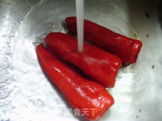 黑木耳油炸素鸡烧红椒的做法步骤：3