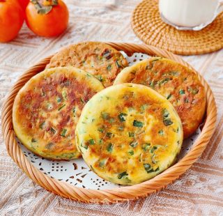韭菜煎饼的做法步骤：14