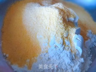 玉米面素馅蒸饺的做法步骤：2