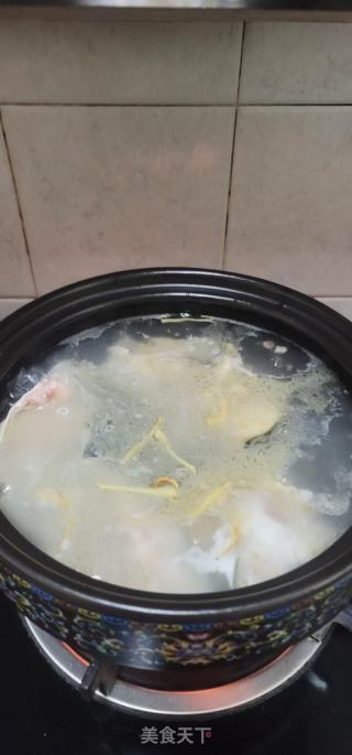 川芎白芷鱼头汤的做法步骤：8