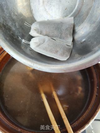 萝卜焖牛筋腩的做法步骤：5