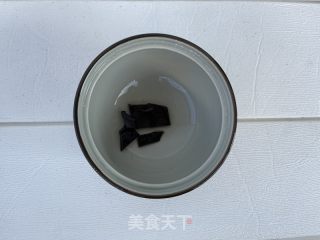 阿胶红枣炖鸡蛋的做法步骤：2