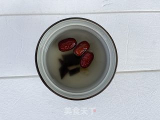阿胶红枣炖鸡蛋的做法步骤：4