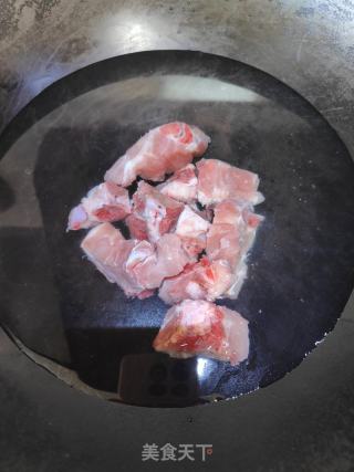 灵芝虫草花猪骨汤的做法步骤：4