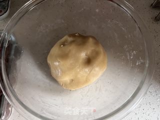 广式豆沙月饼的做法步骤：2