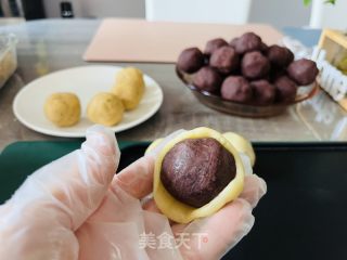 广式豆沙月饼的做法步骤：4