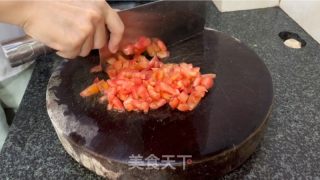 番茄鸡蛋牛肉面的做法步骤：2