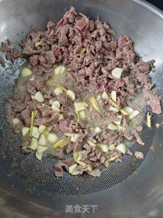 笋干炒牛肉的做法步骤：6