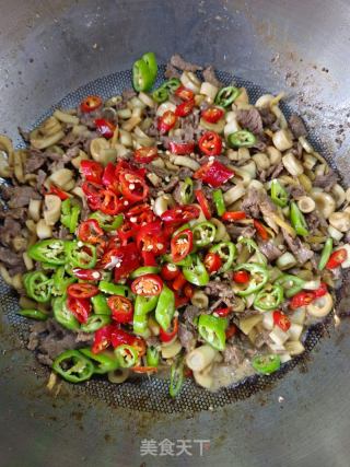 笋干炒牛肉的做法步骤：9