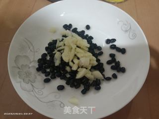 豆豉白辣椒的做法步骤：1