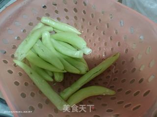 豆豉白辣椒的做法步骤：2