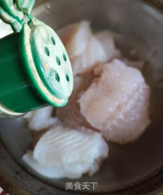 香煎沙巴鱼的做法步骤：2