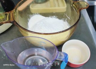 椒盐芝麻小饼的做法步骤：1
