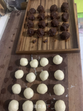 蛋黄酥的做法步骤：4
