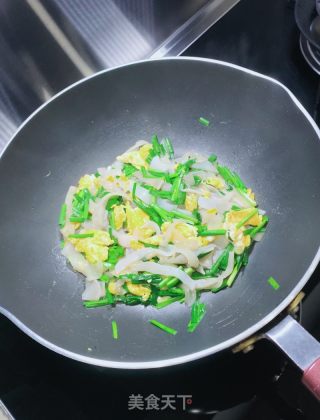 白木耳韭菜炒鸡蛋的做法步骤：9