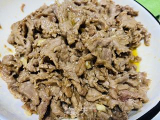 香菜炒牛肉的做法步骤：4