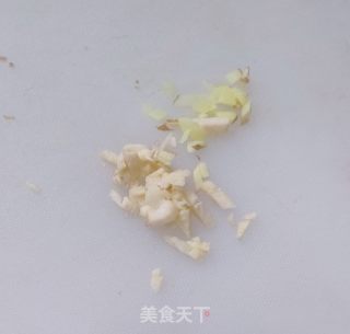 香芹炒肉丝的做法步骤：3