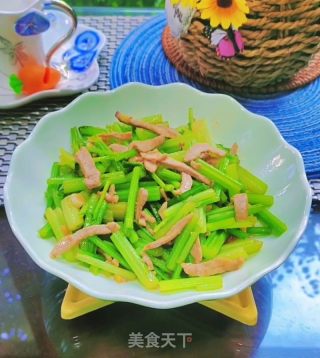 香芹炒肉丝的做法步骤：10