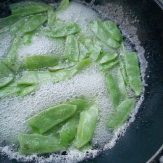 扁豆炒烤鸭的做法步骤：4