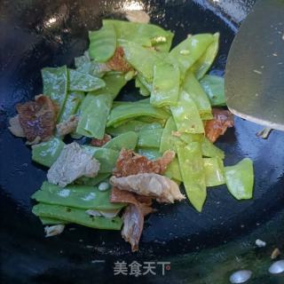 扁豆炒烤鸭的做法步骤：11