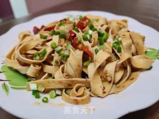 凉拌豆腐皮的做法步骤：12