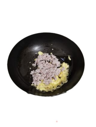 蛋炒饭的做法步骤：3