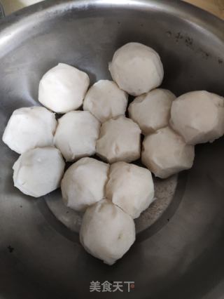 墨鱼丸香菜汤的做法步骤：1