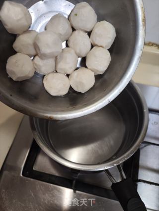 墨鱼丸香菜汤的做法步骤：4