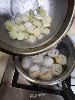 墨鱼丸香菜汤的做法步骤：6