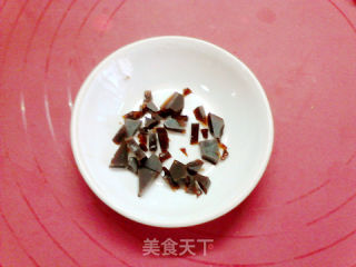 阿胶红枣银耳羹的做法步骤：2