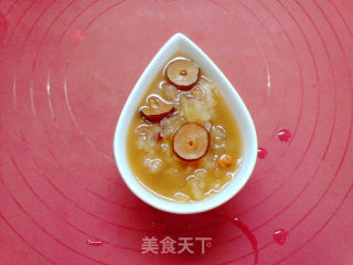 阿胶红枣银耳羹的做法步骤：6