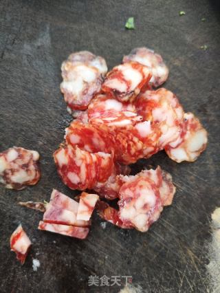菜心腊肠炒饭的做法步骤：2