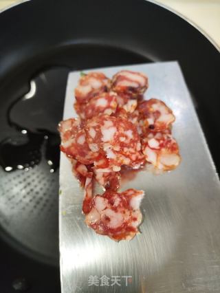 菜心腊肠炒饭的做法步骤：5