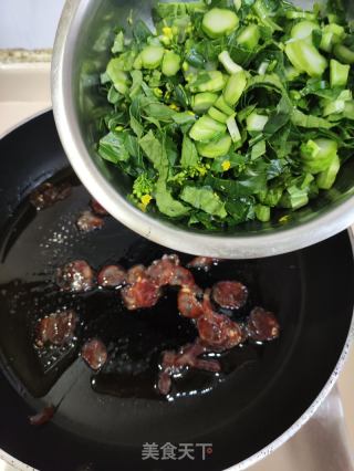 菜心腊肠炒饭的做法步骤：6