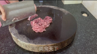 油甘酸梅瘦肉汤的做法步骤：1