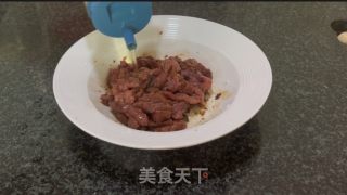 沙茶牛肉炒意面的做法步骤：4