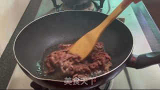 沙茶牛肉炒意面的做法步骤：8