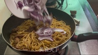 沙茶牛肉炒意面的做法步骤：14