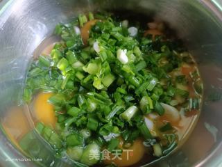 葱香鸡蛋的做法步骤：1