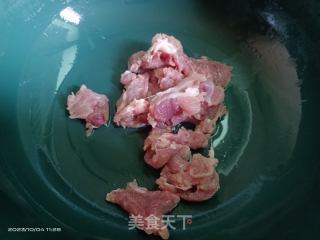 瓜皮炒肉的做法步骤：1
